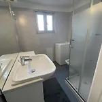 Privata Πανσιόν *